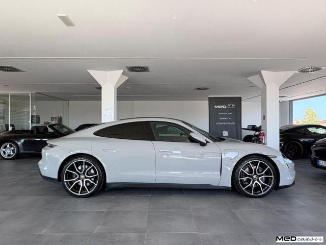 Porsche Taycan 