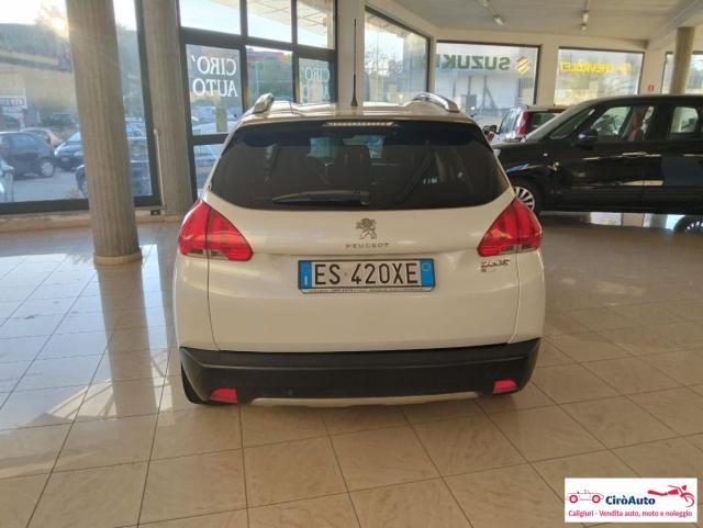 Peugeot 2008 / E-2008 