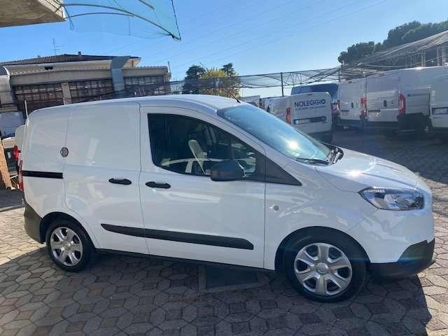 Ford Transit Courier 