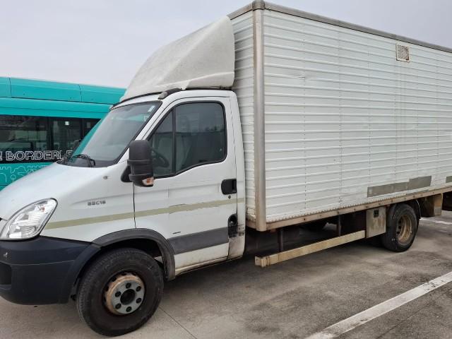 Iveco Daily 60c18 Box + Sponda 