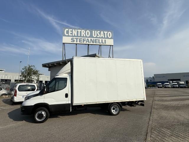 Iveco Daily 35c14h Box + Sponda Con Porta Laterale 