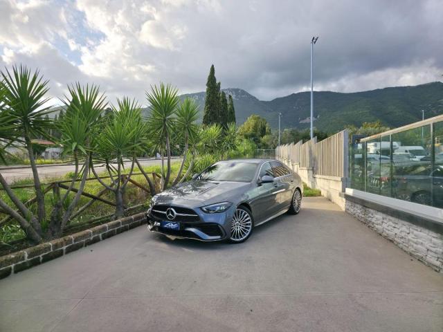 Mercedes Benz