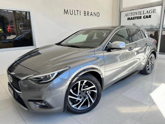 Infiniti Q30 