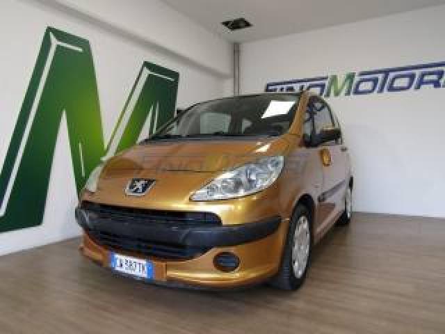 Peugeot 1007 1.4 Happy 73 Cv Neopatentati 