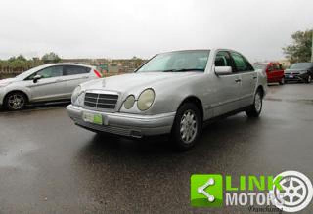 Mercedes Benz E 200 Cat Elegance 