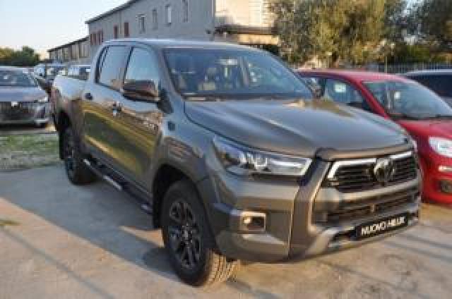 Toyota Hilux 2.8 D-4d A/t 4wd 48v 4 Porte Double Cab Invincible 
