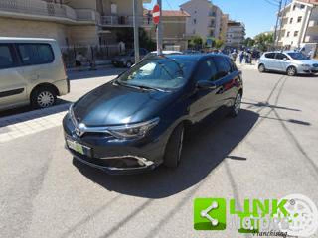 Toyota Auris Lounge 