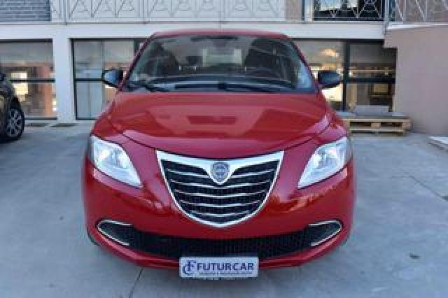 Lancia Ypsilon 0.9 Twinair 85 Cv 5 Porte S&s Black&red 