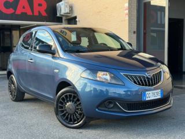 Lancia Ypsilon 1.0 Firefly Hybrid Ecochic Silver 