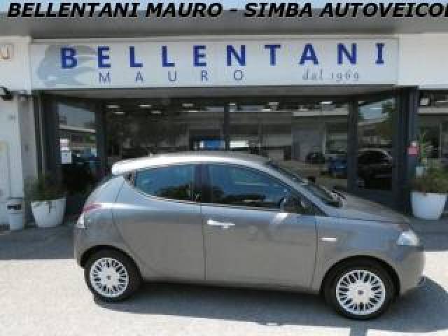 Lancia Ypsilon 1.3 Mjt 16v 95 Cv 5 Porte S&s Gold 
