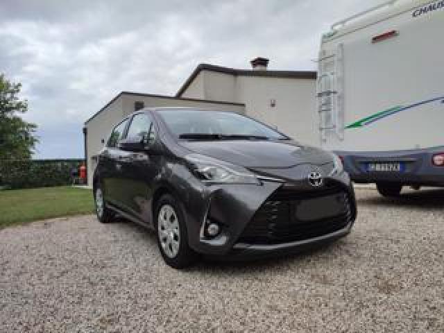 Toyota Yaris Active 