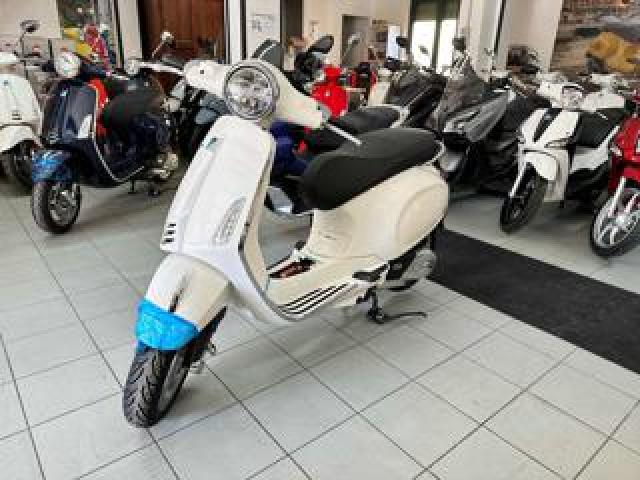Vespa Primavera 125 Bianca  