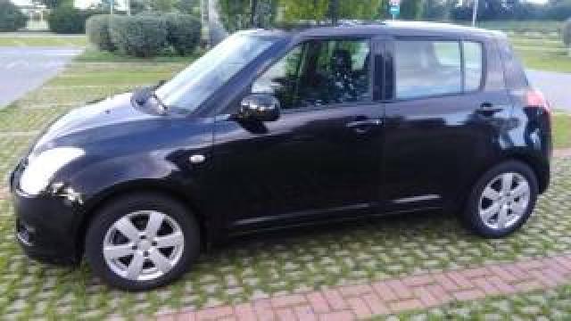 Suzuki Swift 1.3 5p.  
