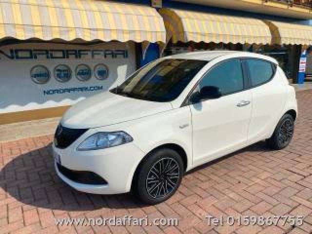 Lancia Ypsilon 1.0 Firefly 5 Porte S&s Hybrid Oro 5 Posti  