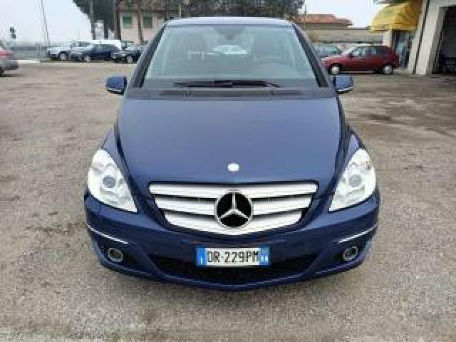 Mercedes Benz B 180 