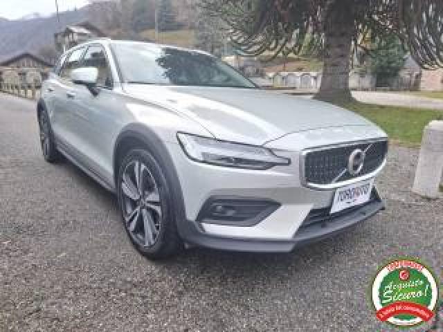 Volvo V60 Cross Country B4 
