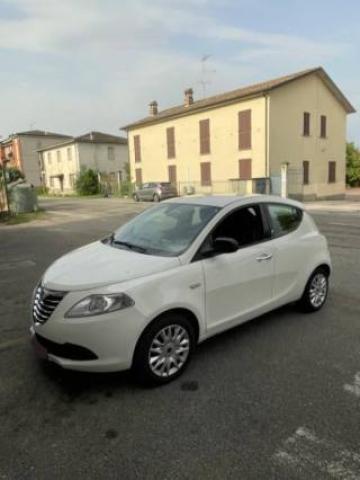 Lancia Ypsilon 1.2 69 Cv 5 Porte Silver 