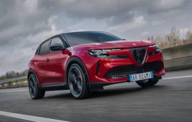 Alfa Romeo Junior 1.2 145 Cv Hybrid Edct6 Q4 Sprint 