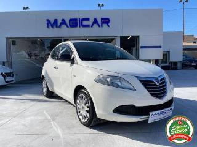 Lancia Ypsilon 1.2 69 Cv 5 Porte Gpl Ecochic Silver 