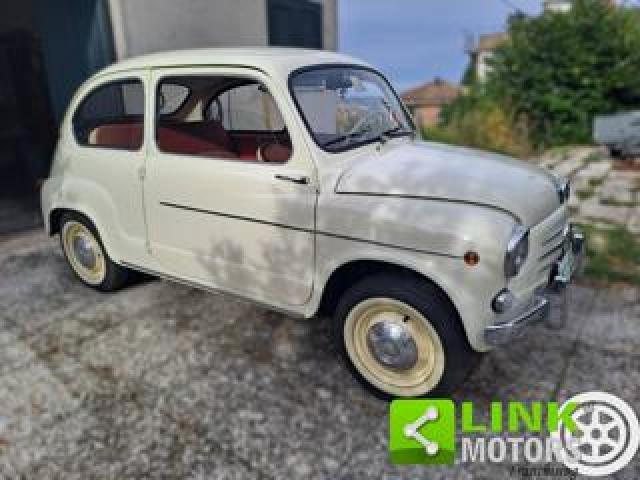 Fiat 600 . 