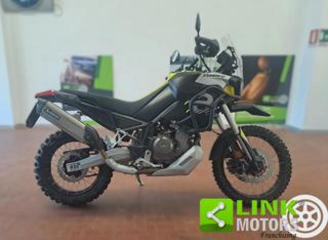 Aprilia Tuareg 660 . 