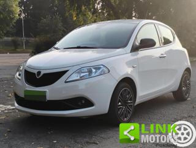 Lancia Ypsilon 1.2 69 Cv 5 Porte Gold 