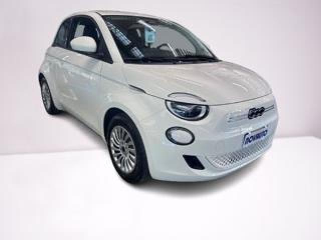 Fiat 500e 3+1 23,8 Kwh 