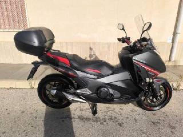 Honda Integra 750 - S  Momodesign 