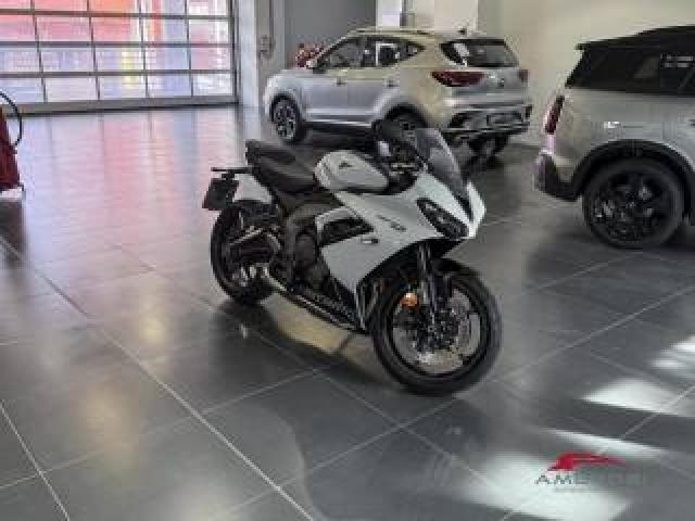 Triumph Daytona 660 