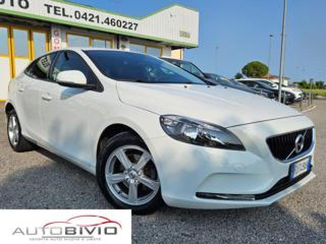 Volvo V40 D2 Momentum 