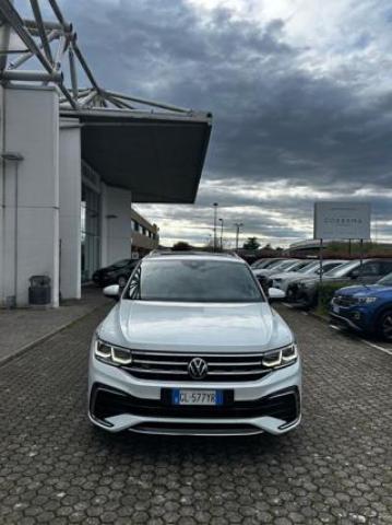 Volkswagen Tiguan 2.0 Tdi 200 Cv Scr Fari Matrix Dsg 4motion R-Line 