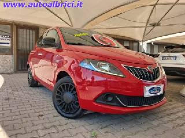 Lancia Ypsilon 1.0 Firefly S&s Hybrid Silver 