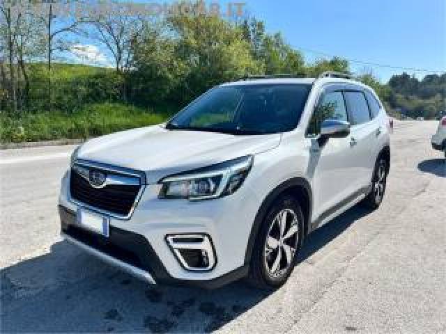 Subaru Forester 2.0 E-Boxer Premium 4x4 