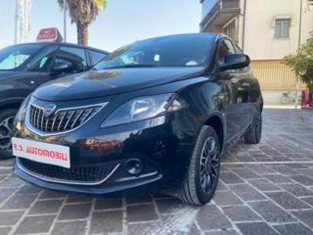 Lancia Ypsilon 1.0 Firefly 5 Porte S&s Hybrid Platino 