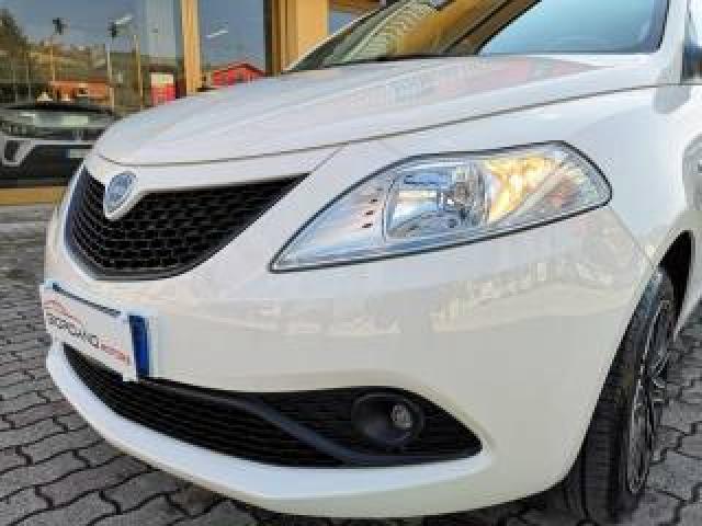 Lancia Ypsilon 1.0 Firefly 5 Porte S&s Hybrid Ecochic Gold 