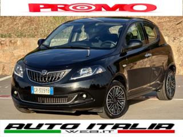 Lancia Ypsilon Gold+retrocamera+navi Carplay+led 