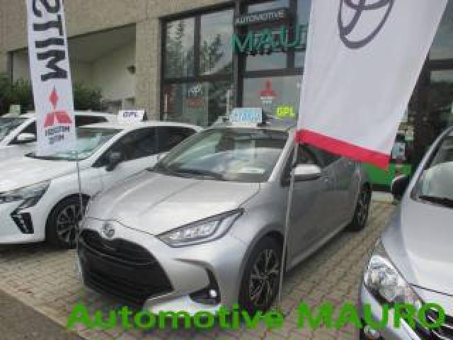 Toyota Yaris 1.5 Hybrid 5 Porte Icon - Neopatentati 