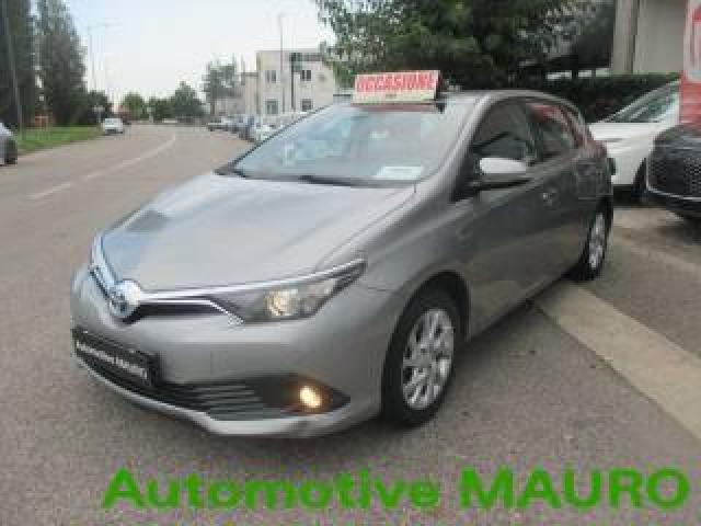 Toyota Auris 1.8 Hybrid Lounge 