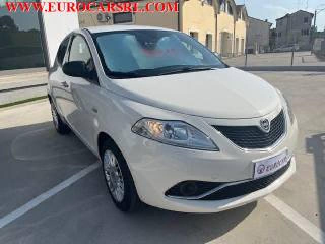 Lancia Ypsilon 1.2 69 Cv 5 Porte Silver 