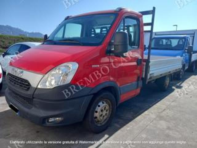 Iveco Daily 35s15 2.3 Hpt Pc Cabinato 