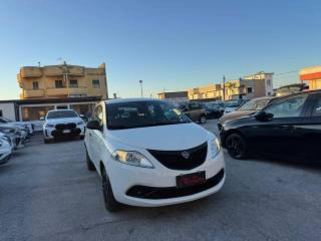 Lancia Ypsilon 1.2 69 Cv 5 Porte Gpl Ecochic Gold 