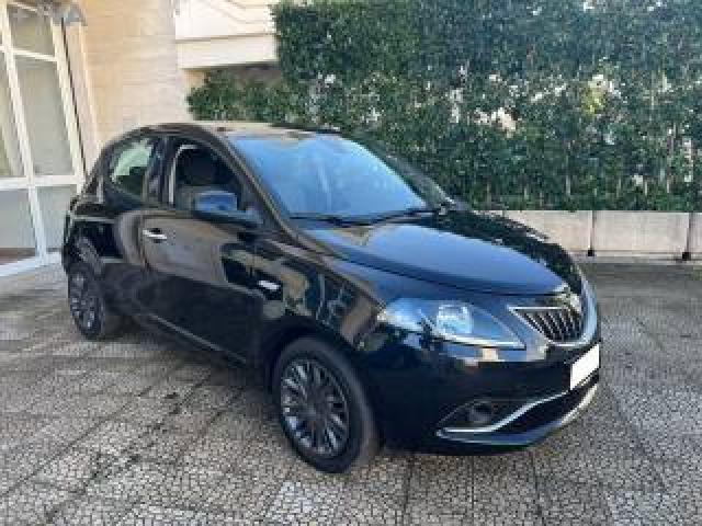 Lancia Ypsilon 1.0 Firefly S&s Hybrid Ecochic  