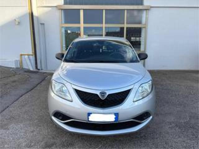 Lancia Ypsilon 1.2 69 Cv 5 Porte Gpl Ecochic Silver 