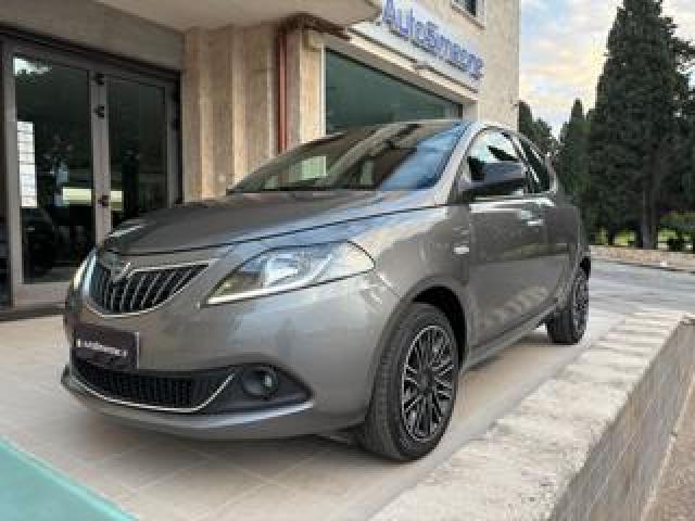 Lancia Ypsilon 1.0 Firefly 5 Porte S&s Hybrid Gold 5 Posti 