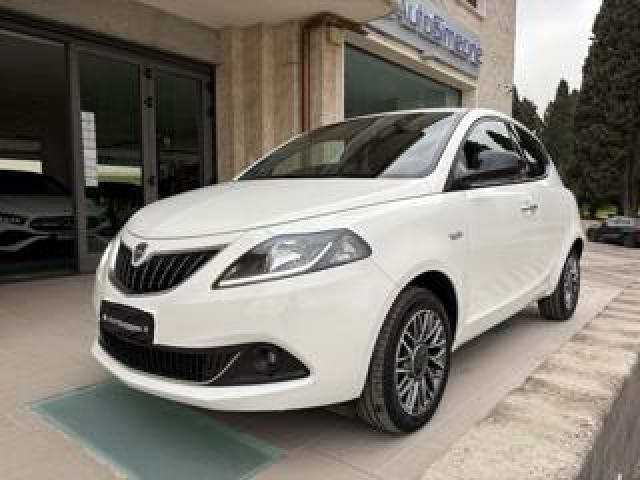 Lancia Ypsilon 1.0 Firefly 5 Porte S&s Hybrid Gold 5 Posti 