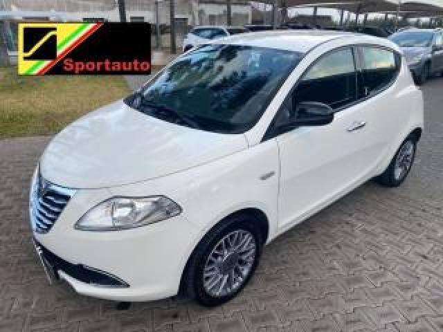 Lancia Ypsilon 1.3 Mjt 16v 95 Cv 5 Porte S&s Silver 