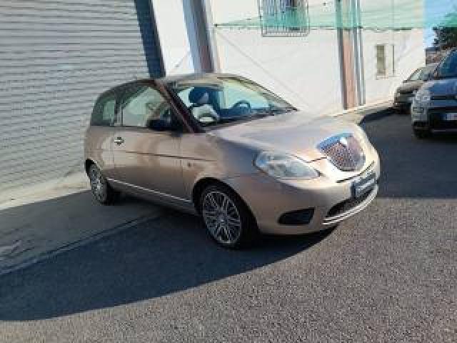 Lancia Ypsilon 1.4 16v Platino 