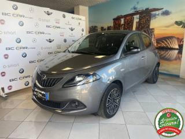 Lancia Ypsilon 1.0 Hybrid Gold *car Play*led 