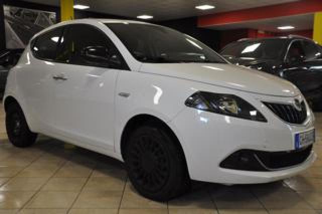 Lancia Ypsilon 1.0 5 Porte S&s Hybrid 