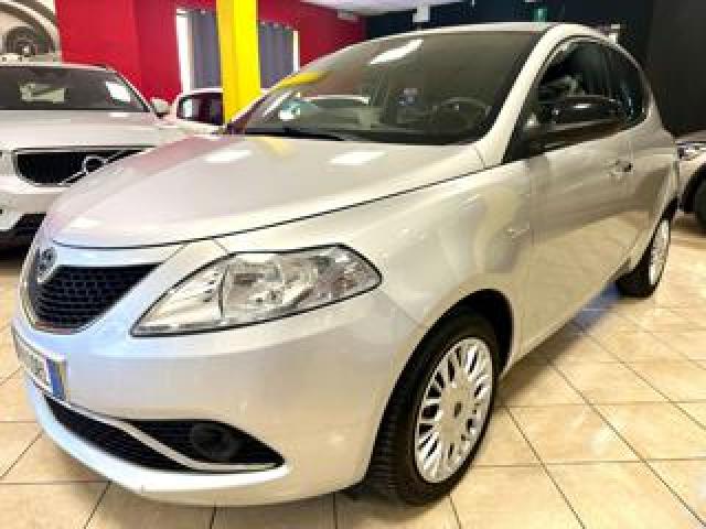Lancia Ypsilon 1.2 69 Cv 5 Porte Gold Unipro 
